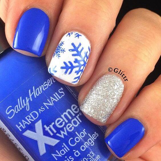blue Christmas nail-design