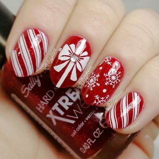 winter-nails-cute-designs-red-gift white-glitter