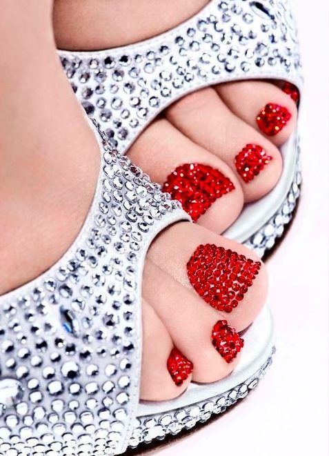 winter-nails-cute-designs-red-glitter