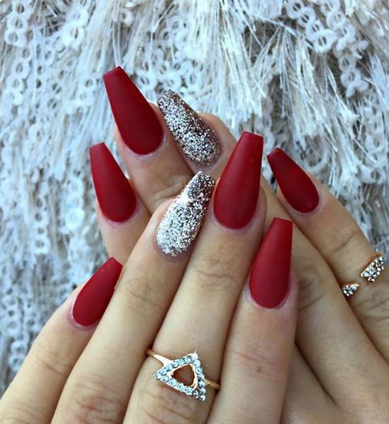 winter-nails-cute-designs-red-matte gold-glitter