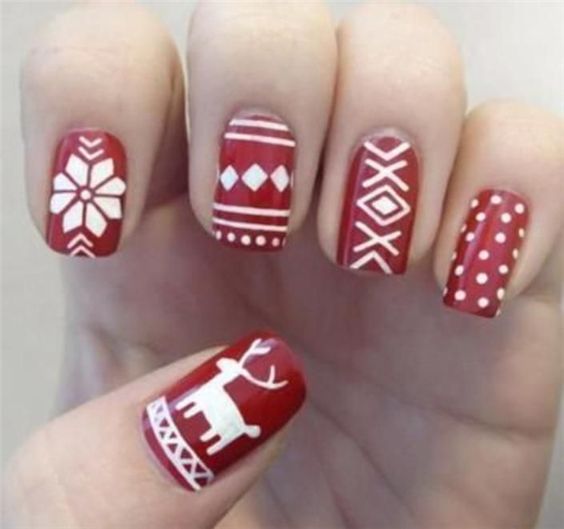 winter-nails-cute-designs-red-white silver Christmas-glitter raindeer