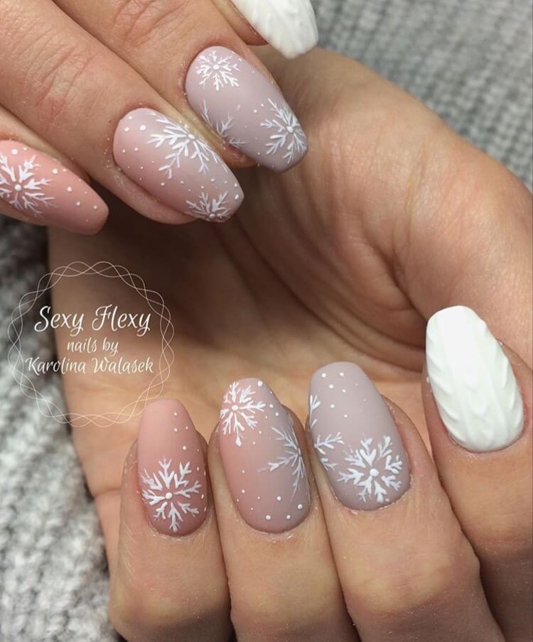 snow nails christmas winter manicure dusty pink
