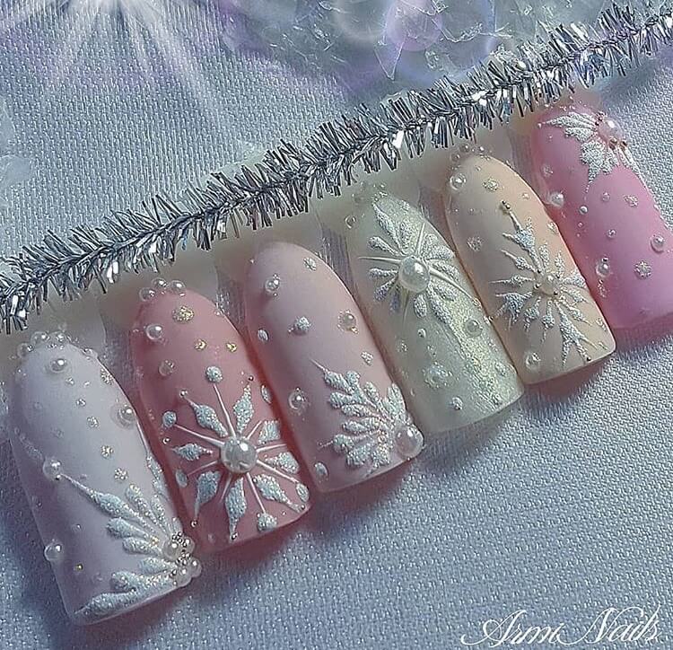snow nails christmas winter manicure pastel