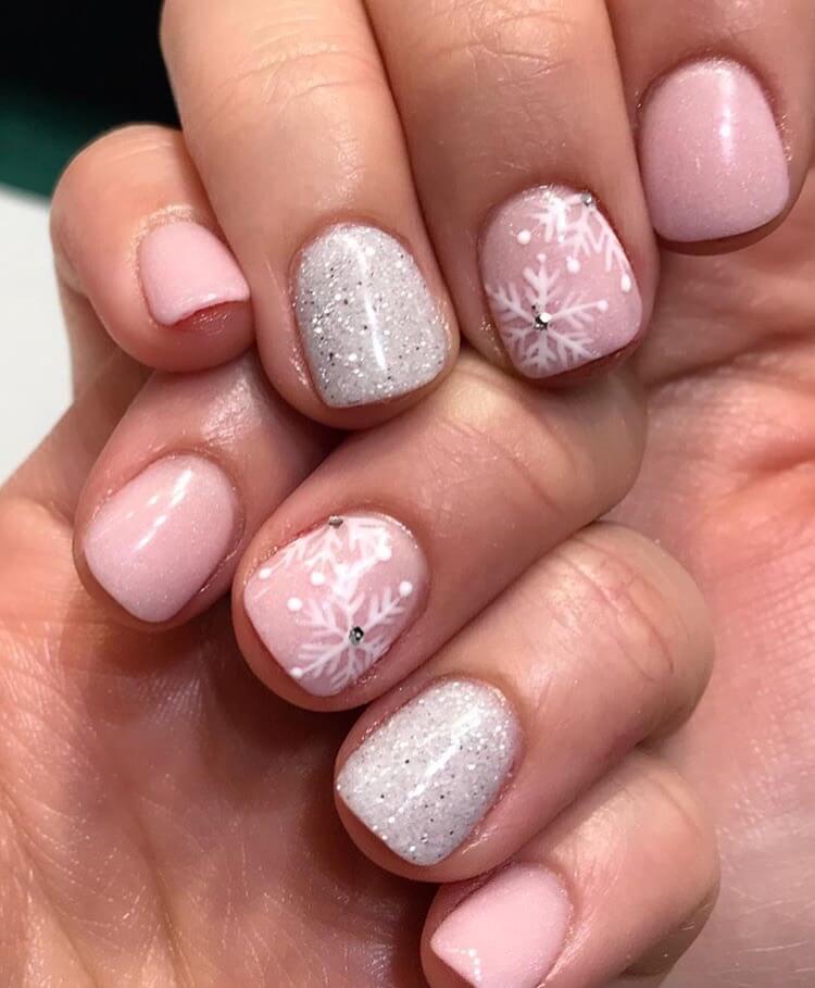 snow nails christmas winter manicure short
